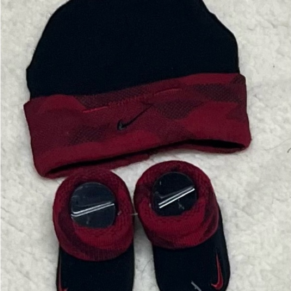 Nike Black and Red Infant Hat and Booties Set. Size 0-6 months